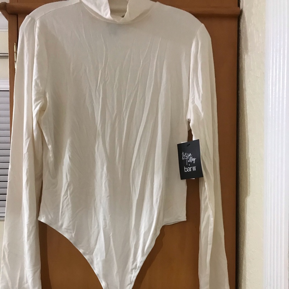 Barr III NWT turtle neck long sleeve one piece